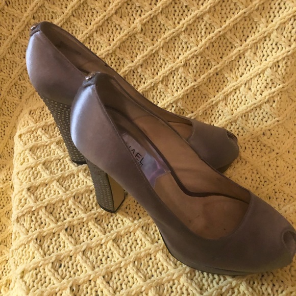 Satin & Rhinestone Ready - Picture 6 of 11